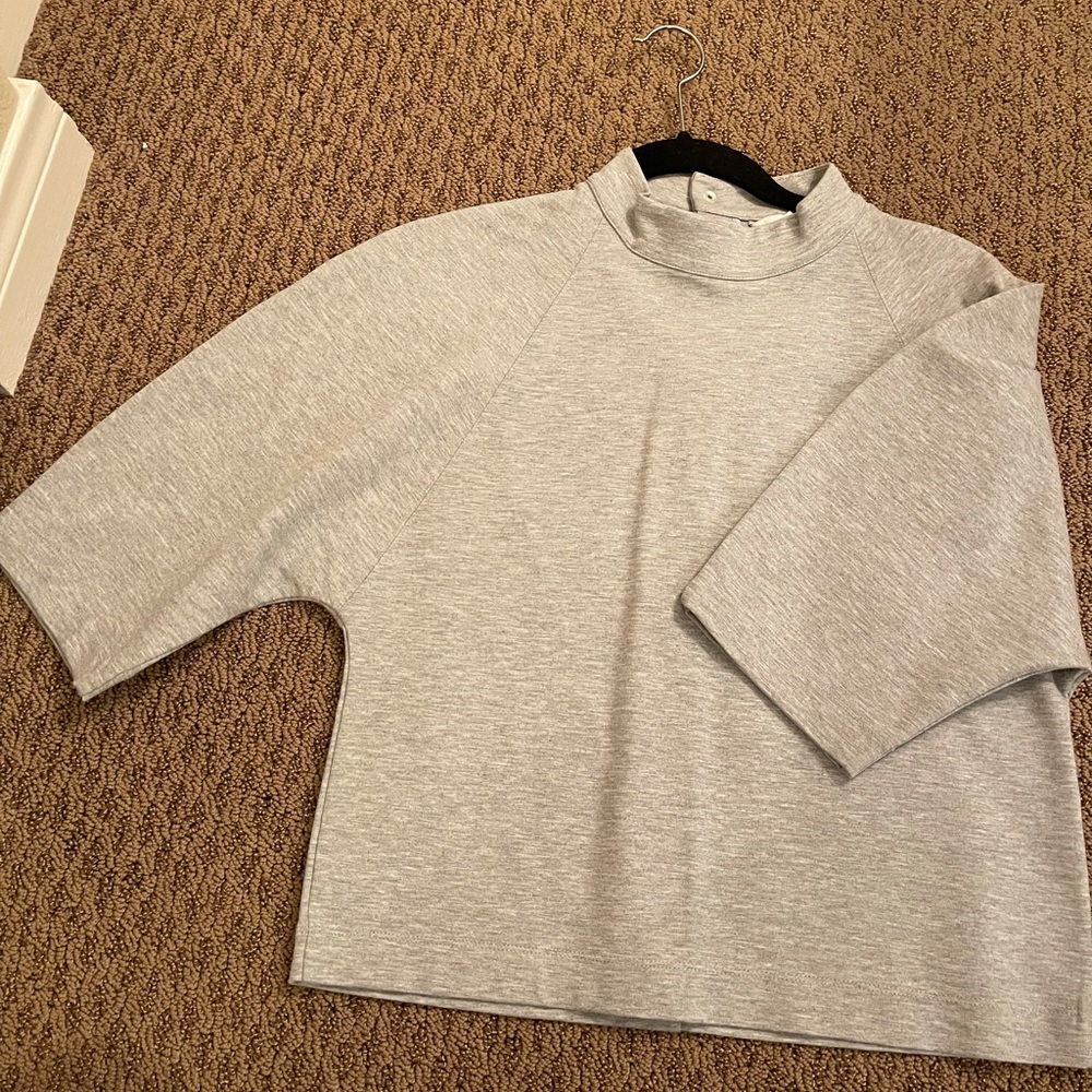Grey adorable club Monaco top